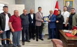 Sakarya Gaziantepliler Derneği, Pamukova Belediye Başkanı Fatih Akın’ı ziyaret etti