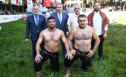 Selman Dede Yağlı Güreşleri’nde ‘Güreş Ağalığını Mustafa Destici’den Faruk Koç devraldı