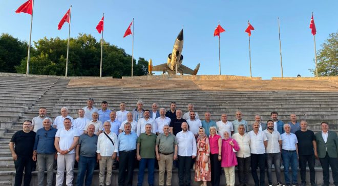 15 Temmuz Milli İrade Derneği Başkanı Ali İnci, dernek yöneticileriyle Bayraktepe’de buluştu
