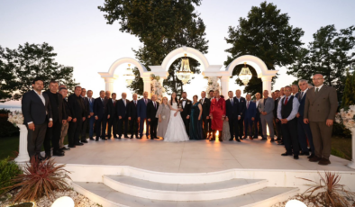 Devlet Protokolü Çakacak Ailesinin mutlu gününde buluştu