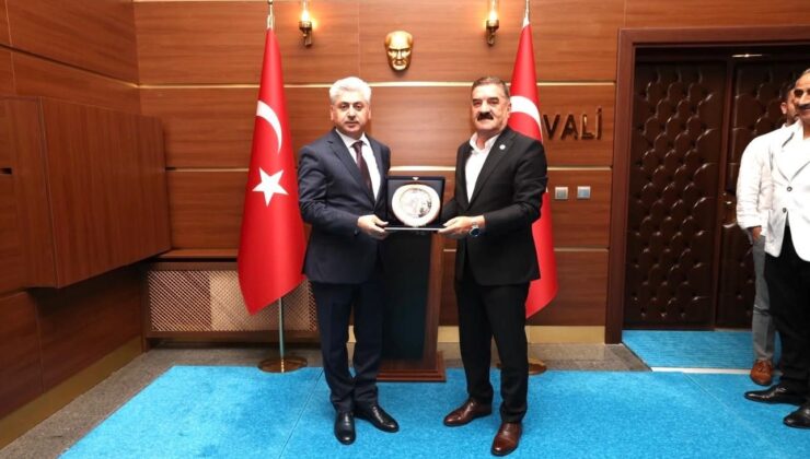 Sakarya Muşlular Derneği’nden Vali Doğan’a ziyaret