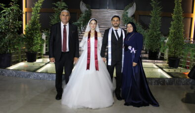 Melike ve Şükrü görkemli düğünle hayatlarını birleştirdi